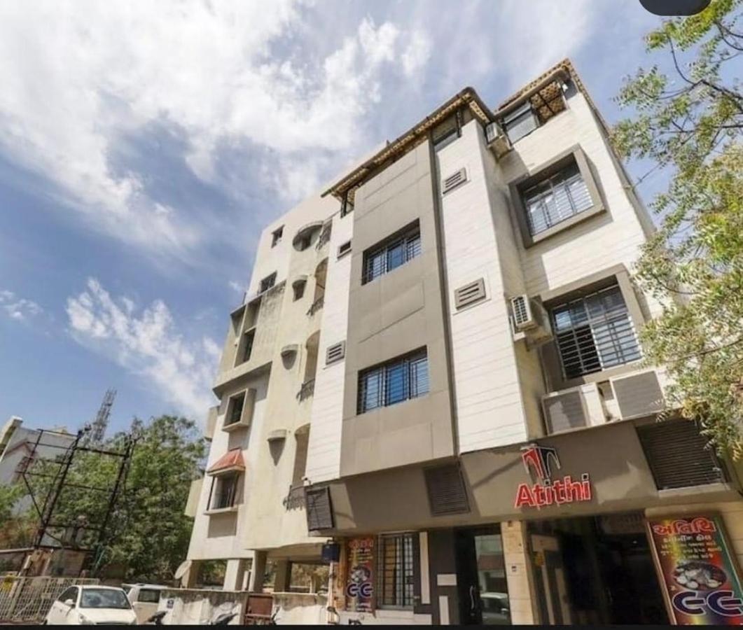 Hotel Atithi Rajkot Exterior photo